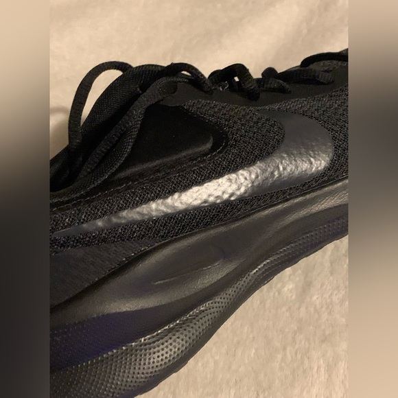 NIKE Revolution 7 Black Size 11 Shoes - Picture 5 of 13